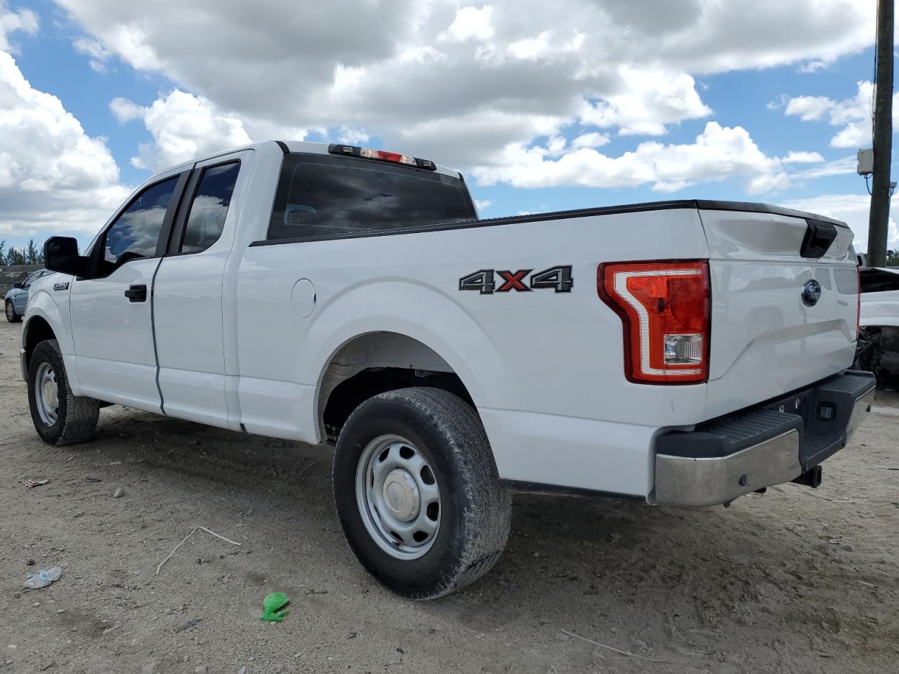 1FTFX1EF3HKD38601 2017 Ford F150 Super Cab