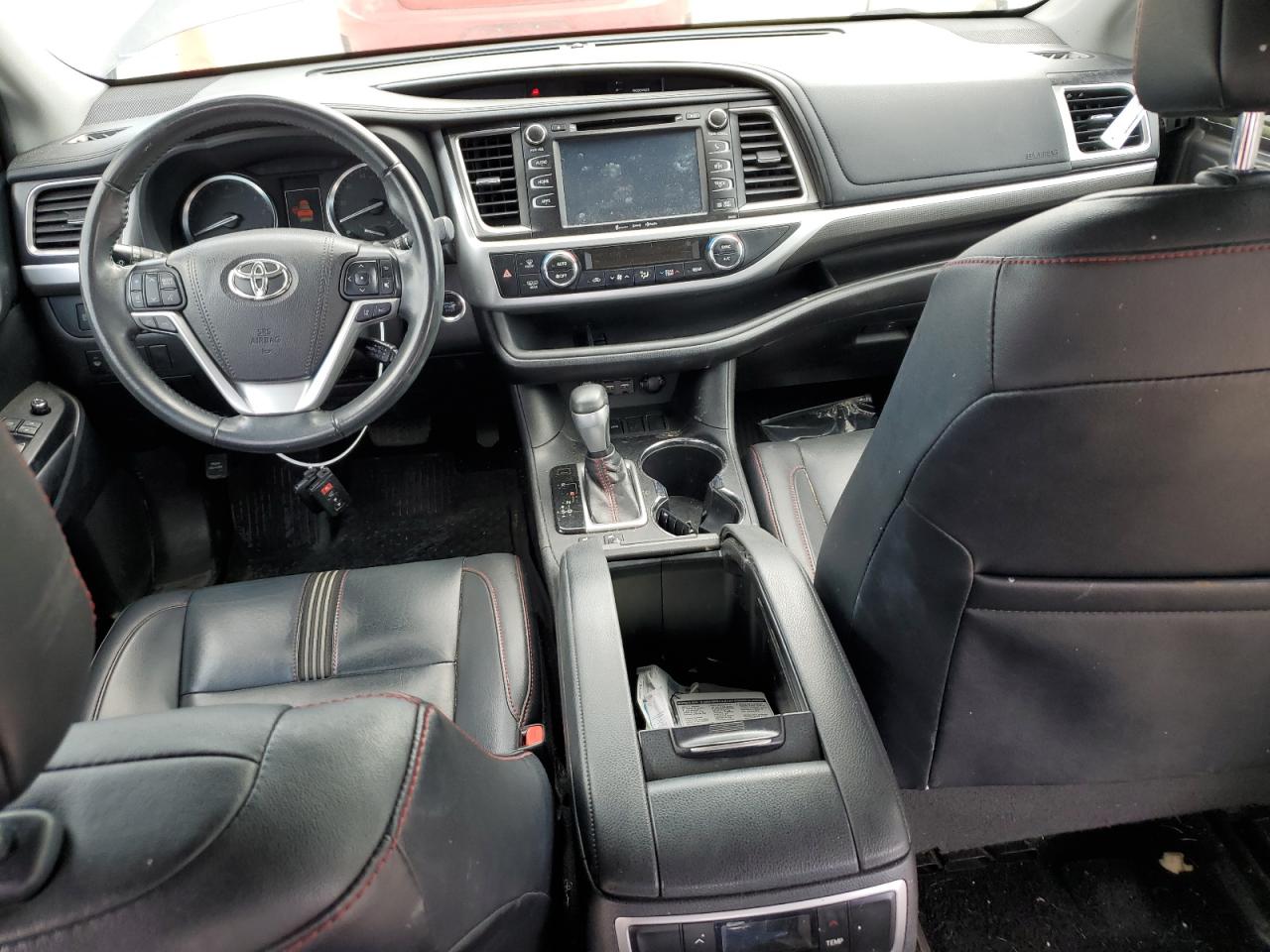 5TDKZRFH7KS566835 2019 Toyota Highlander Se