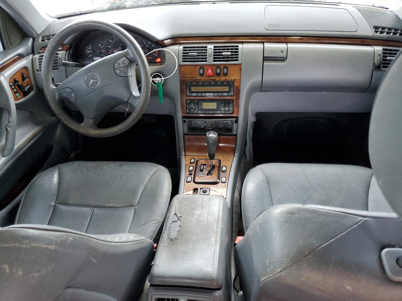 WDBJF65G7YA964322 2000 Mercedes-Benz E 320