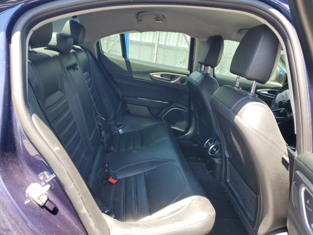 ZARFAEEN0H7529076 2017 Alfa Romeo Giulia Ti Q4