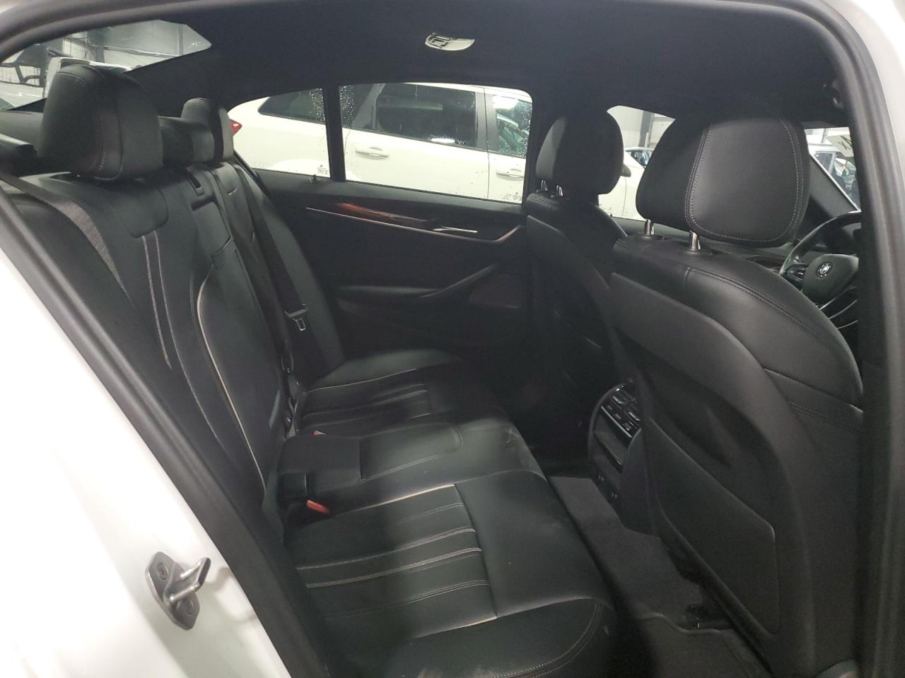 WBAJA7C59JWA72413 2018 BMW 530 Xi