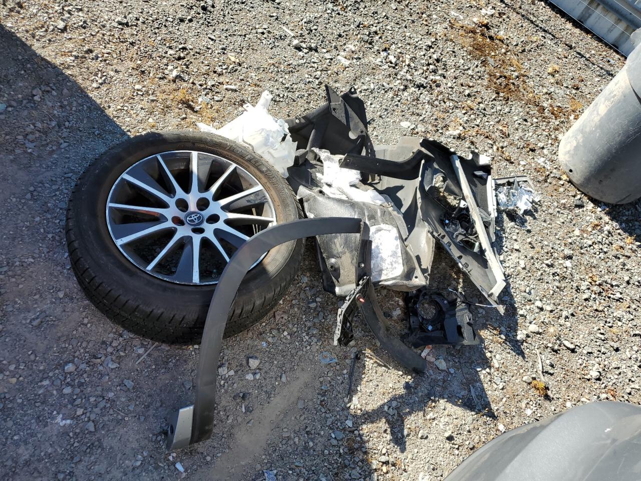 5TDJZRFH2JS539505 2018 Toyota Highlander Se