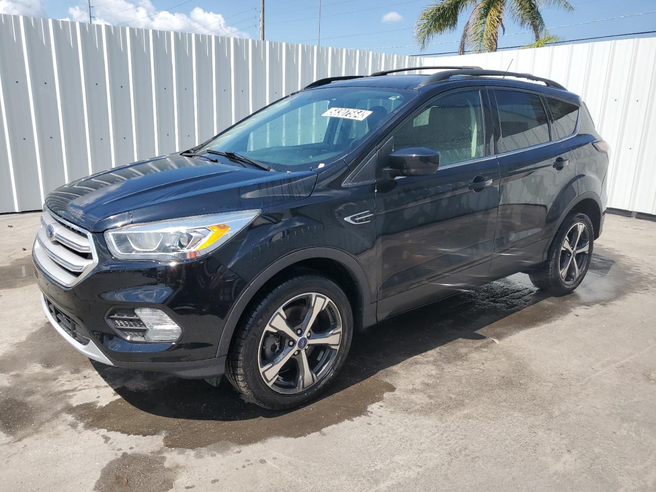 1FMCU9HD1JUB69530 2018 Ford Escape Sel