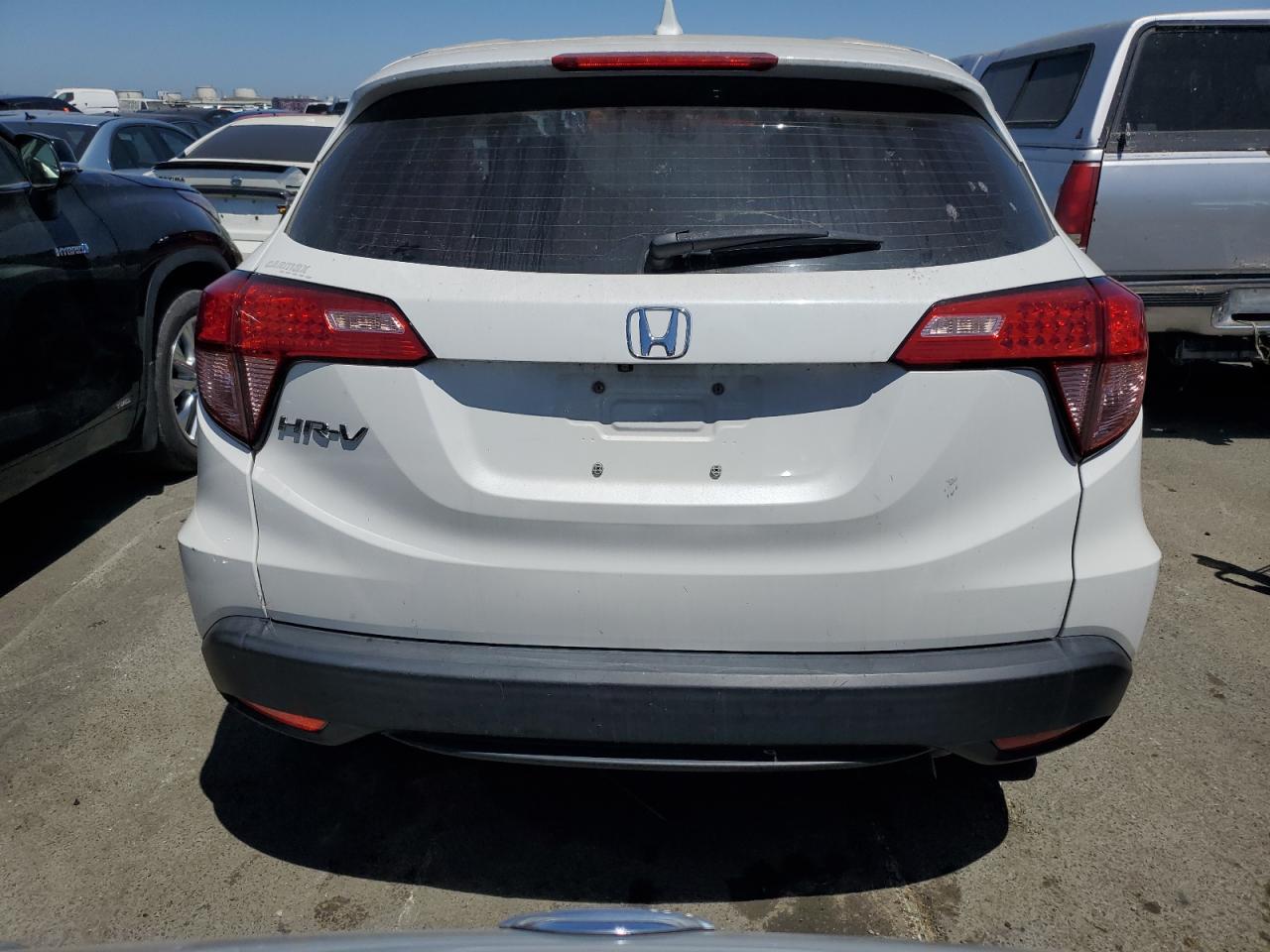 3CZRU5H34JM711216 2018 Honda Hr-V Lx