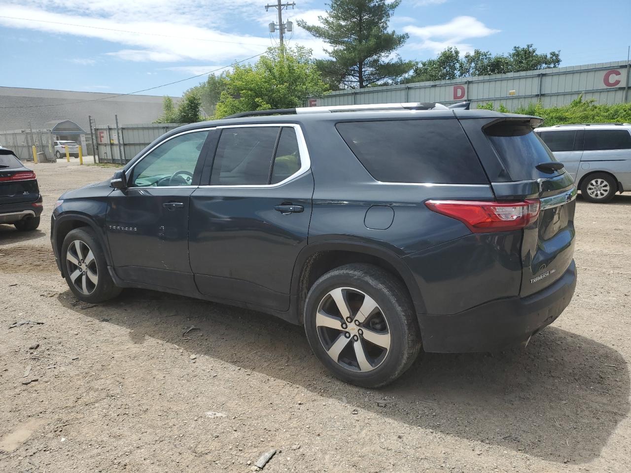 2018 Chevrolet Traverse Lt vin: 1GNEVHKW1JJ110131