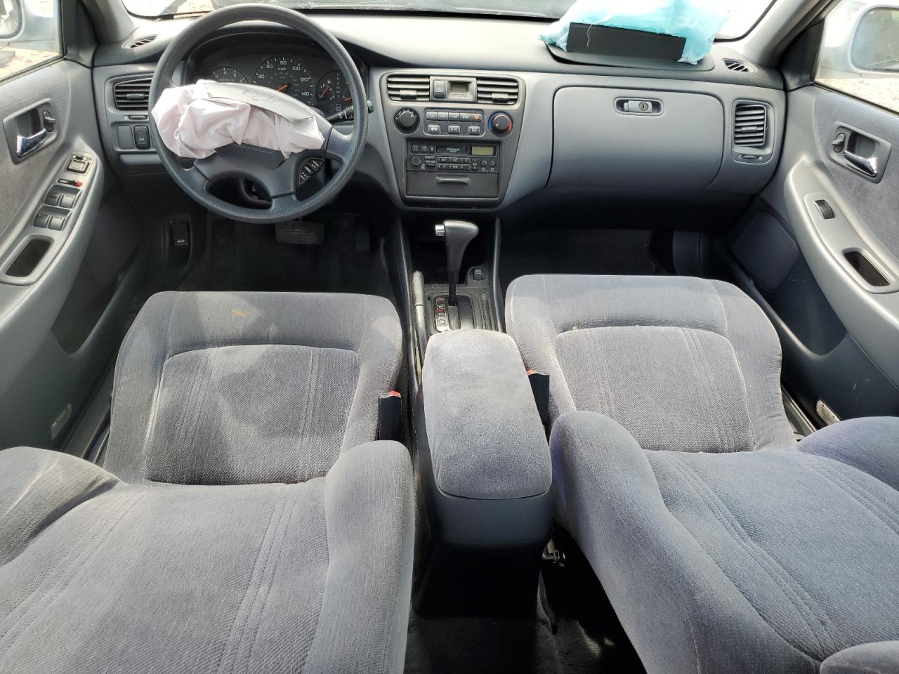 1HGCG5645YA142495 2000 Honda Accord Lx