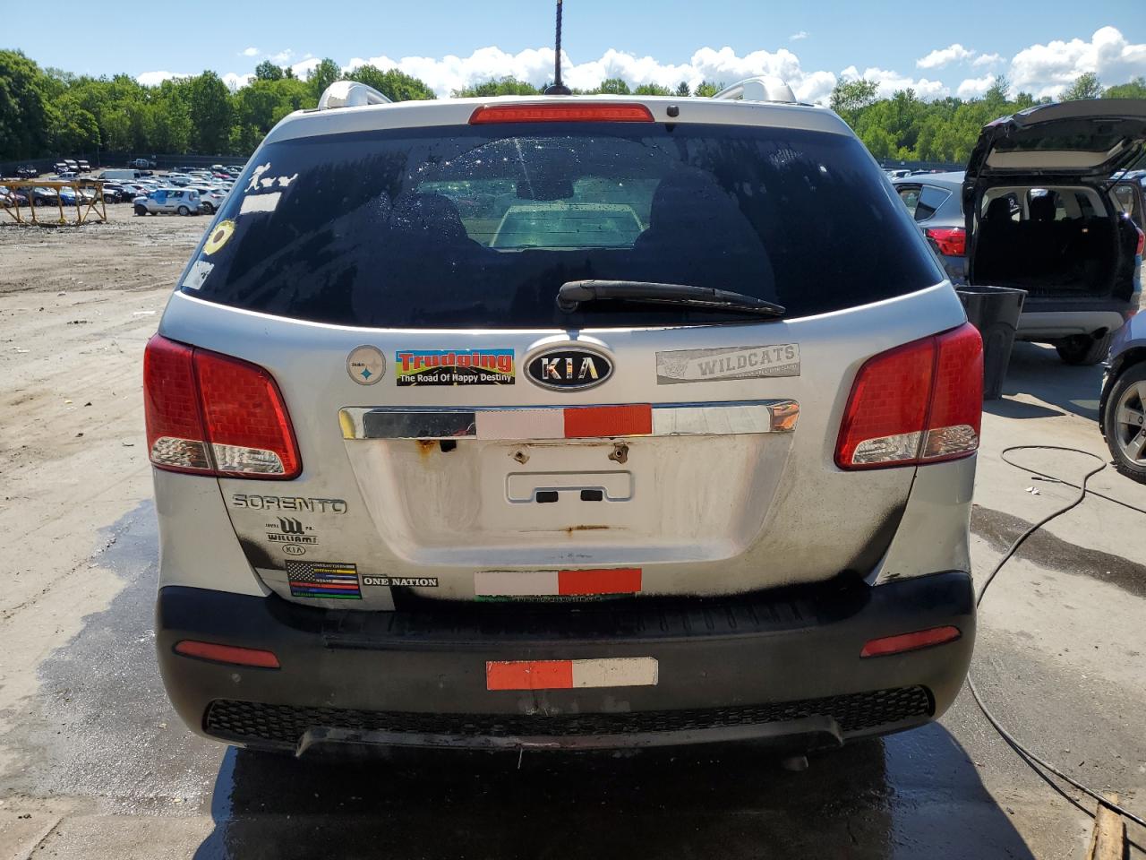 2012 Kia Sorento Base vin: 5XYKTDA29CG290552