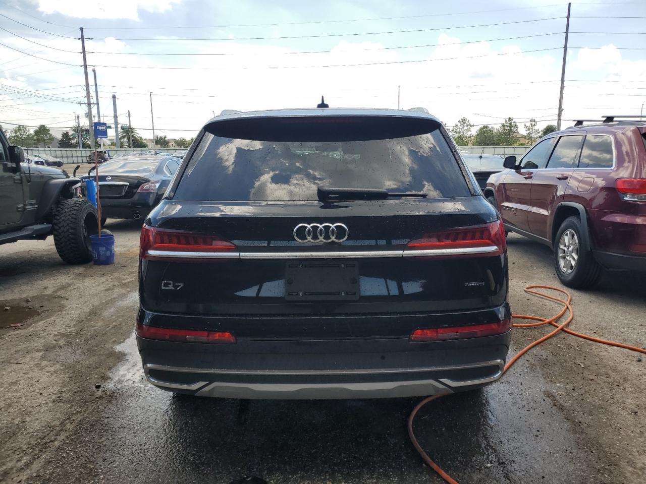 WA1LXBF71ND010359 2022 Audi Q7 Premium Plus