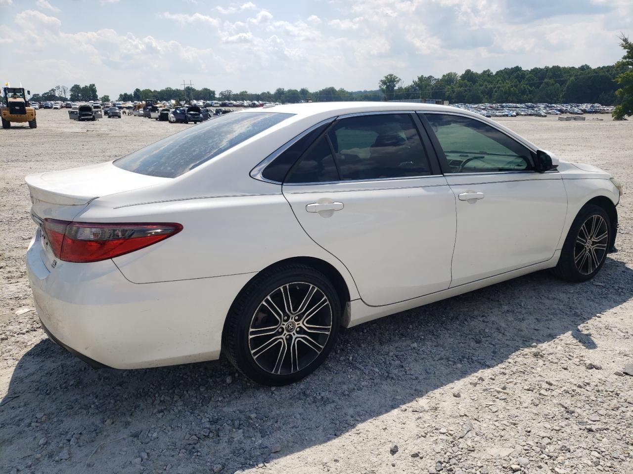 4T1BF1FK2GU513822 2016 Toyota Camry Le