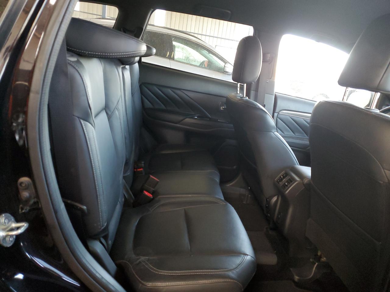 JA4J2VA7XNZ028313 2022 Mitsubishi Outlander Sel