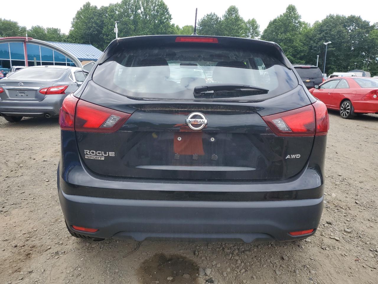 2018 Nissan Rogue Sport S vin: JN1BJ1CR7JW201630