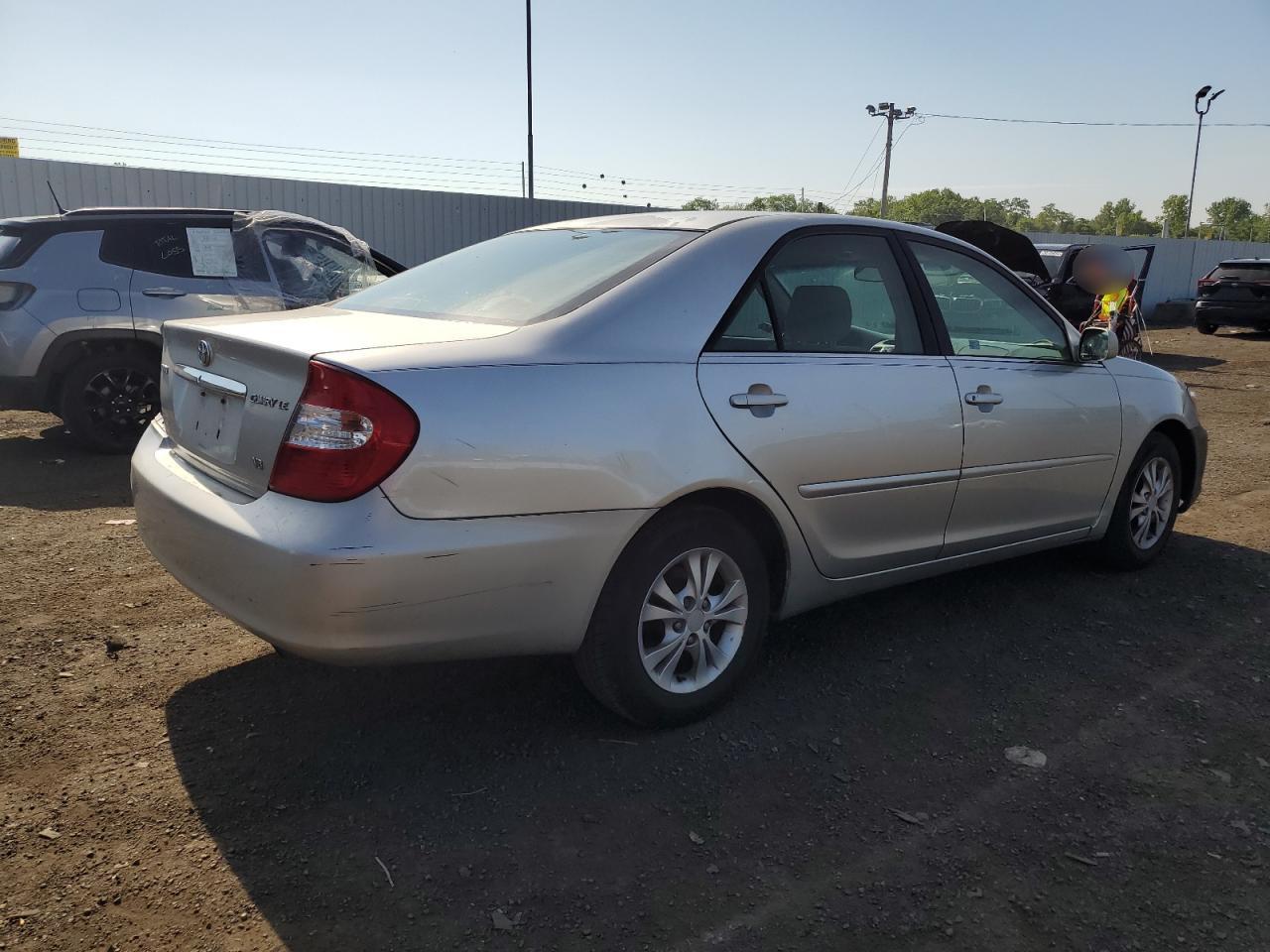 4T1BF30K34U572572 2004 Toyota Camry Le