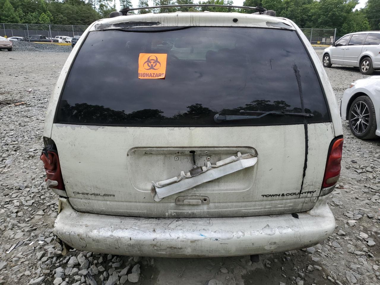 1C4GP64L0WB569526 1998 Chrysler Town & Country Lxi