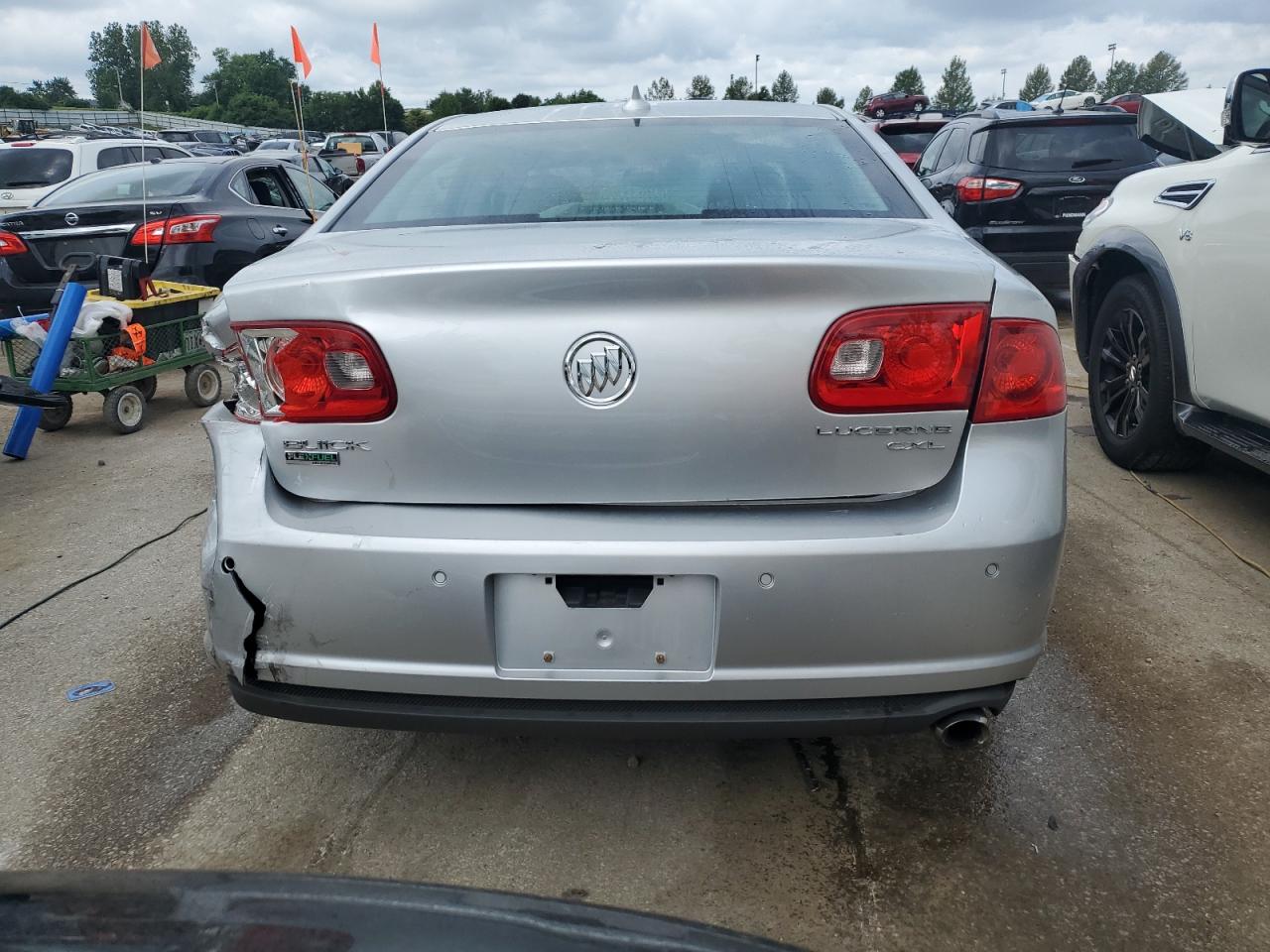 1G4HJ5EM6BU109885 2011 Buick Lucerne Cxl