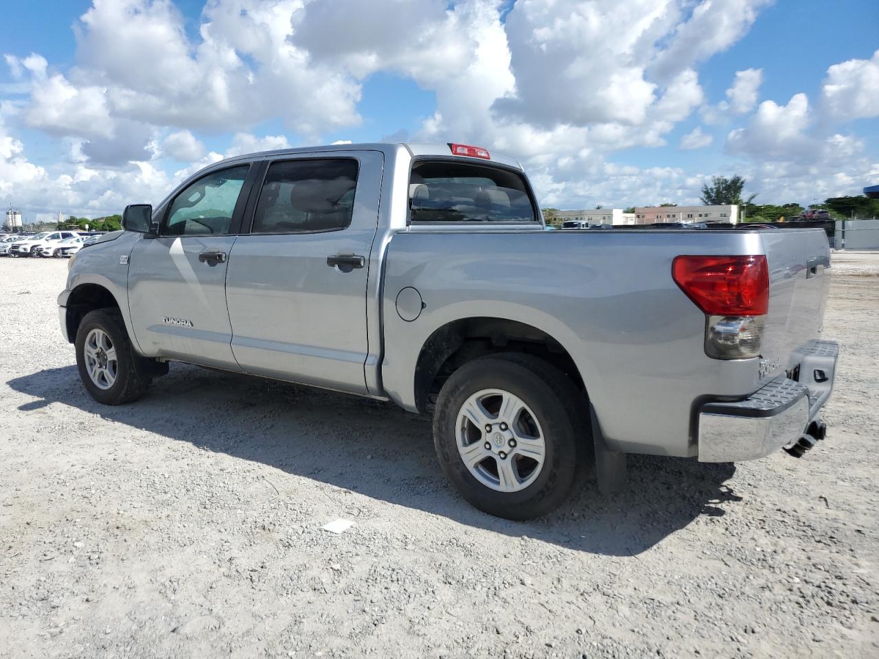 5TFDM5F14AX002121 2010 Toyota Tundra Crewmax Sr5