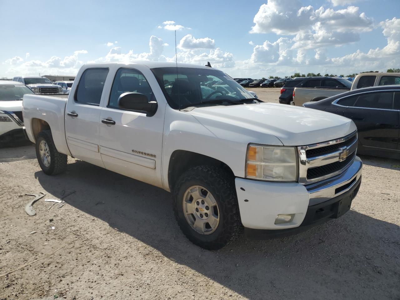 3GCPKSE31BG185276 2011 Chevrolet Silverado K1500 Lt