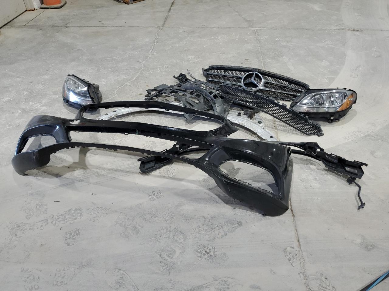 55SWF4KB7GU135372 2016 Mercedes-Benz C 300 4Matic