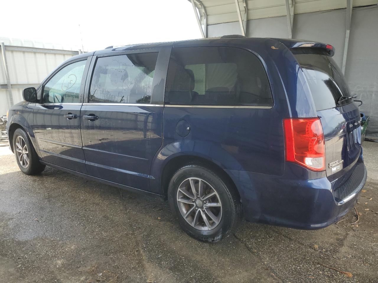 2C4RDGCG6HR735547 2017 Dodge Grand Caravan Sxt