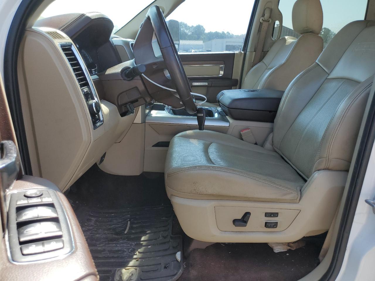 3C6UR5FJ8JG211178 2018 Ram 2500 Laramie