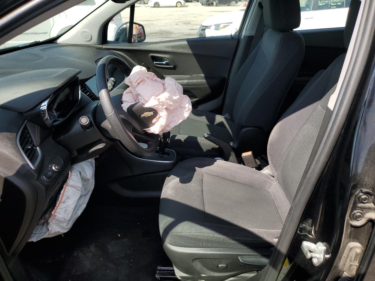 3GNCJKSB8KL120808 2019 Chevrolet Trax Ls