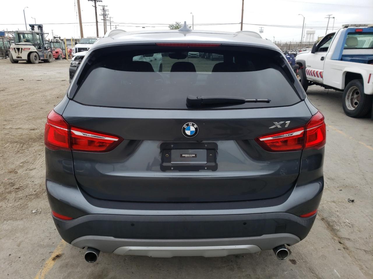 WBXHU7C39J5H43241 2018 BMW X1 Sdrive28I