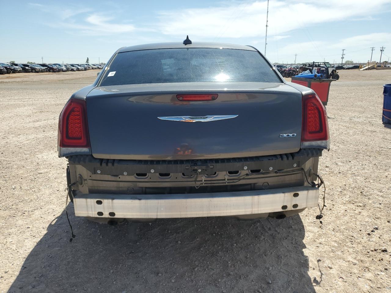 2C3CCAAG0JH331930 2018 Chrysler 300 Touring