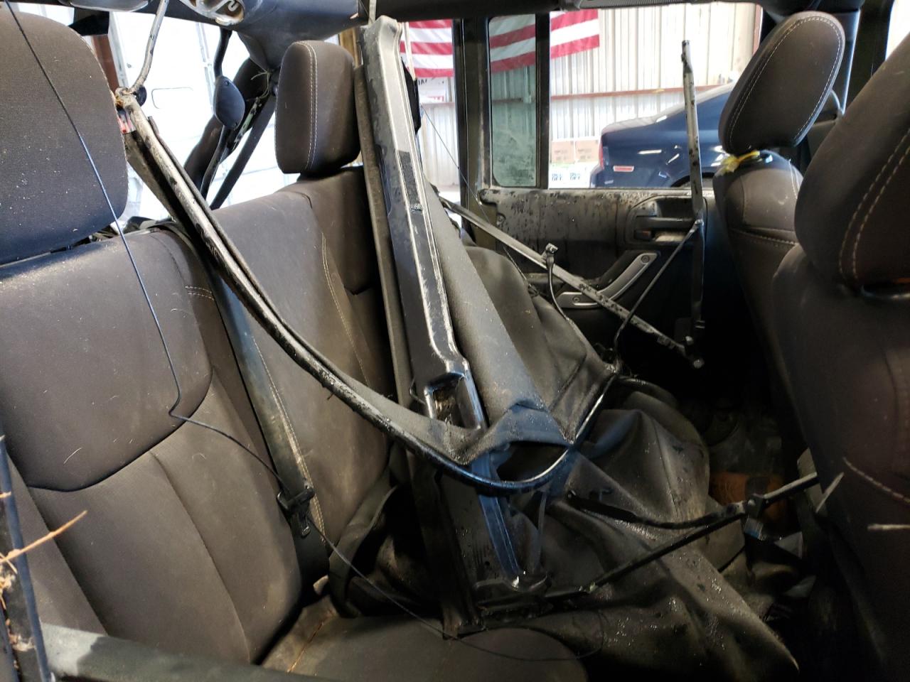 1C4BJWEG9FL560105 2015 Jeep Wrangler Unlimited Sahara