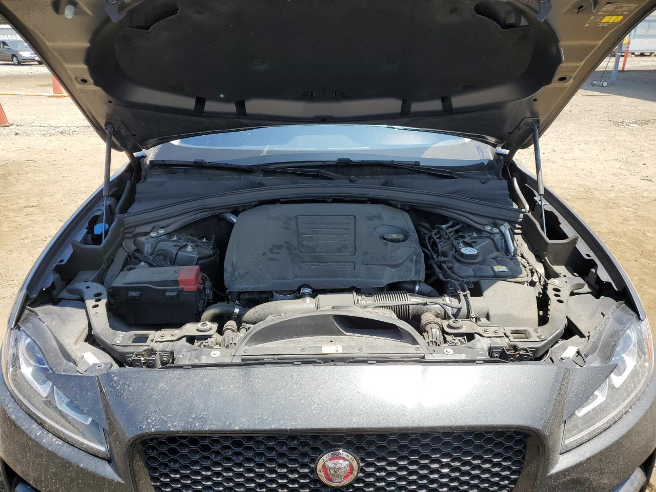 SADCJ2FX5KA611945 2019 Jaguar F-Pace Premium