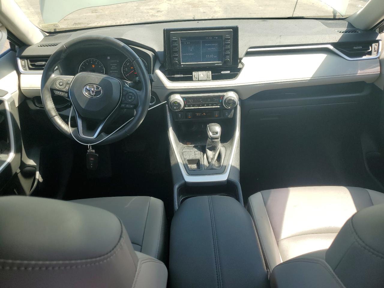 JTMA1RFV4MD073136 2021 Toyota Rav4 Xle Premium