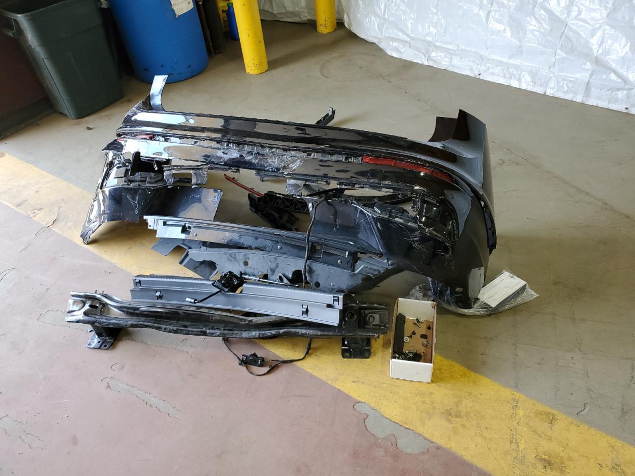 3VV8B7AX0NM095117 2022 Volkswagen Tiguan Se R-Line Black