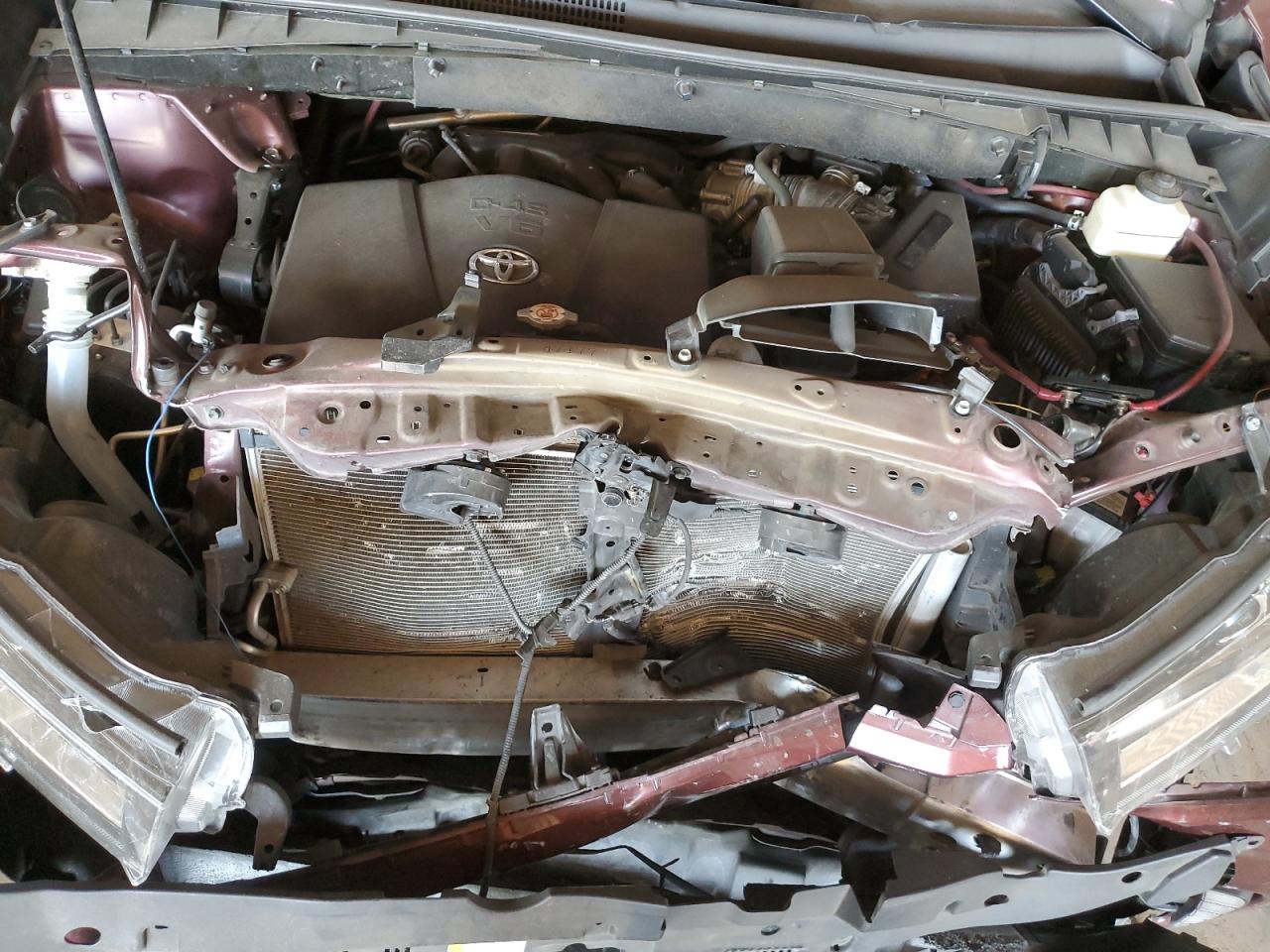 5TDKZRFH3KS355972 2019 Toyota Highlander Se