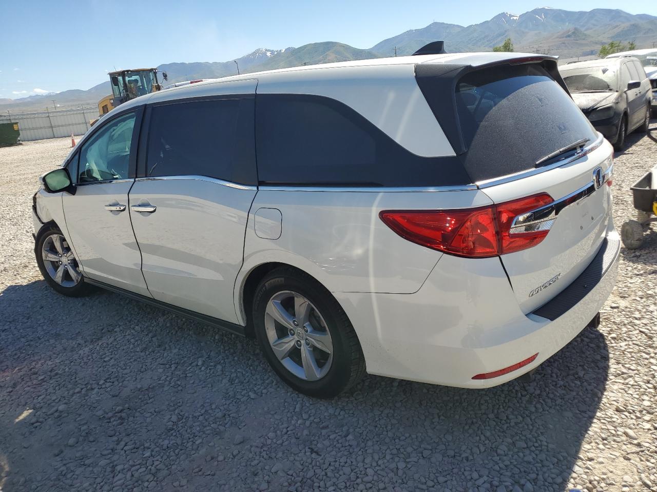 5FNRL6H77JB109917 2018 Honda Odyssey Exl