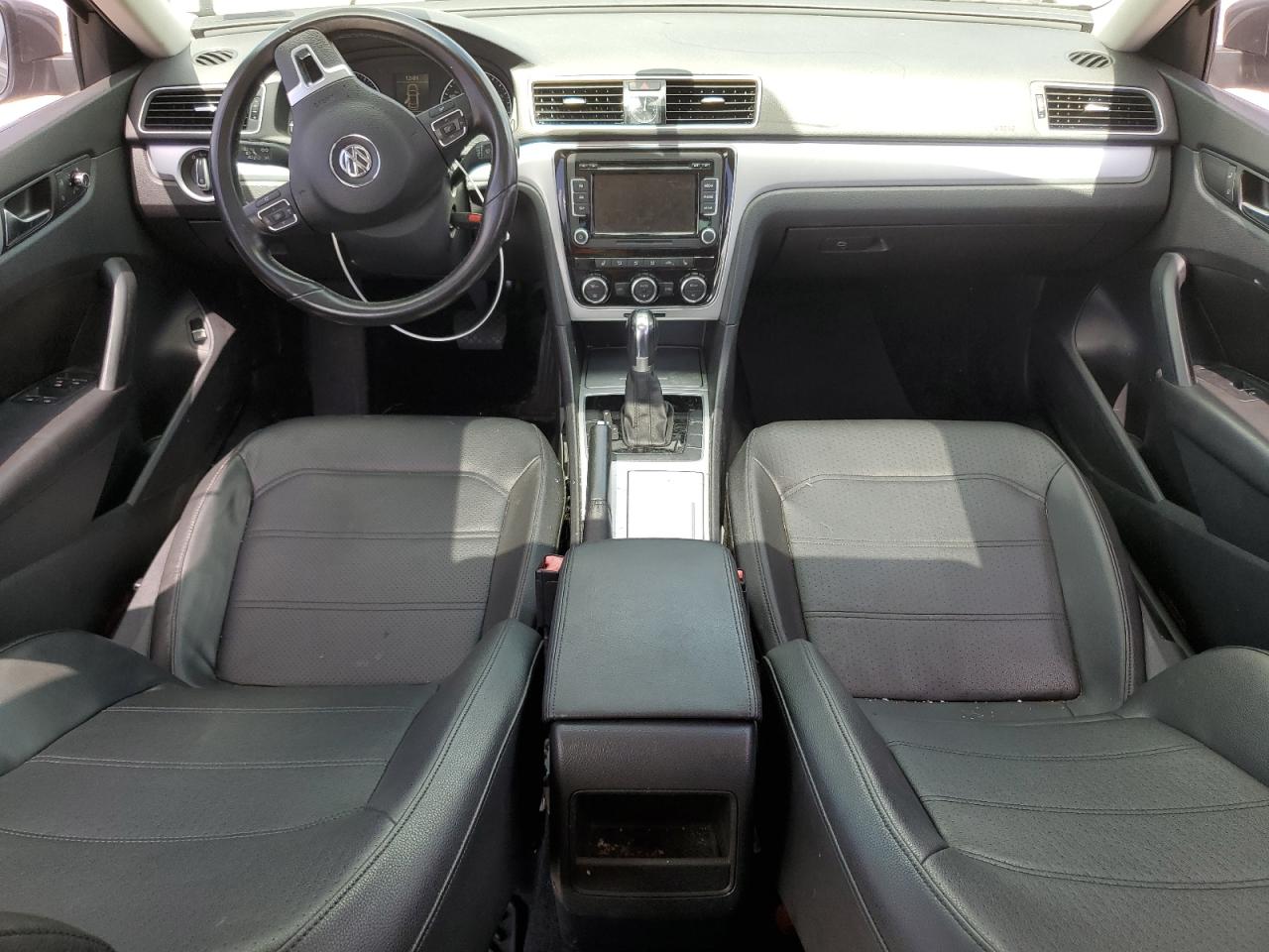 1VWBH7A31CC054829 2012 Volkswagen Passat Se