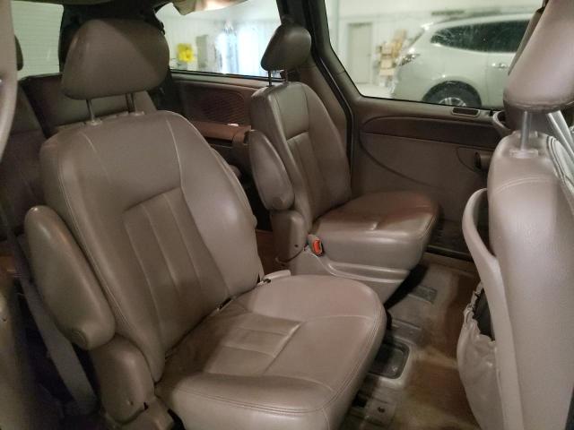 2004 Chrysler Town & Country Touring VIN: 2C4GP54L04R589445 Lot: 58084984