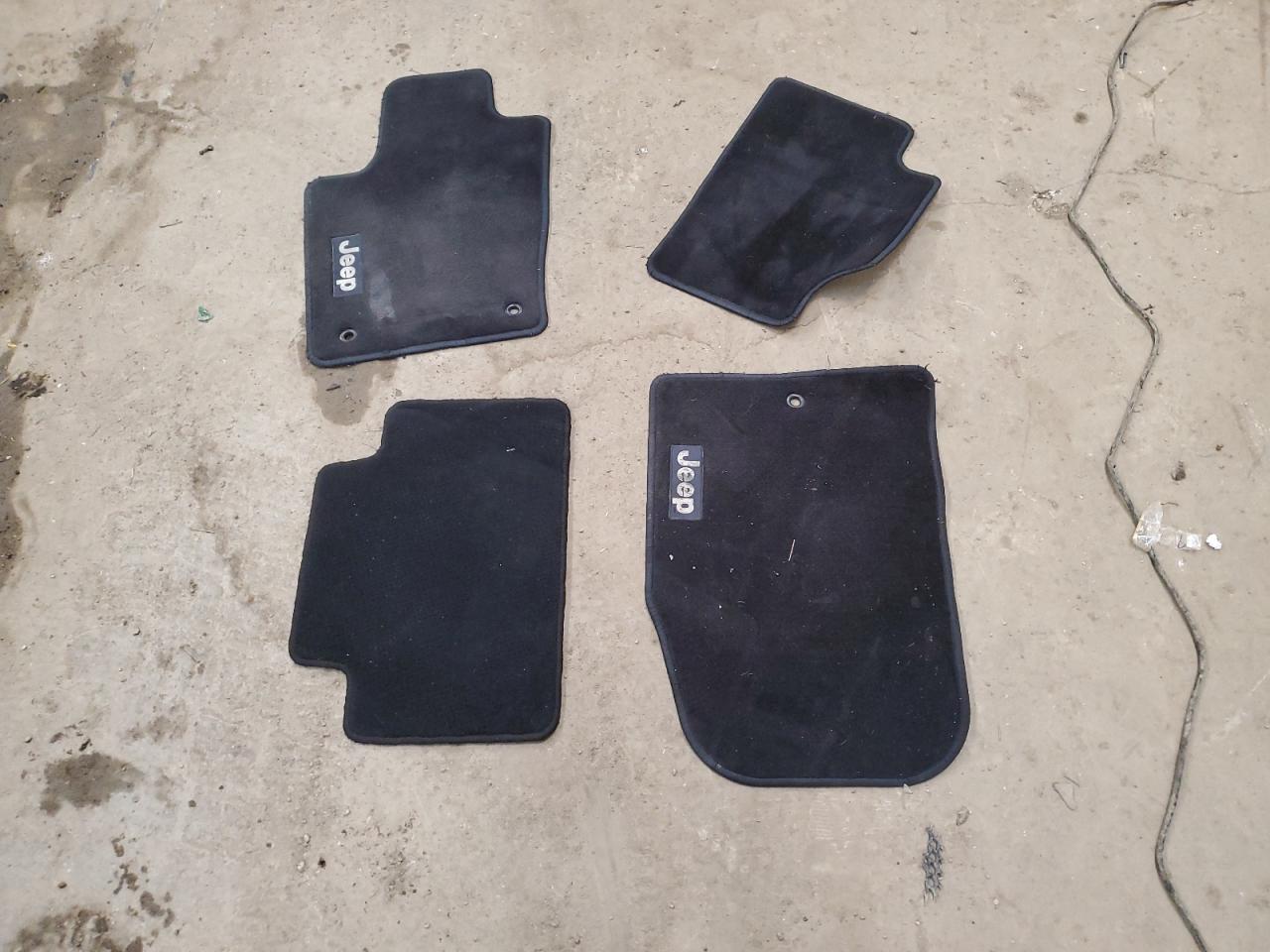 1J4RR4GT3BC632264 2011 Jeep Grand Cherokee Laredo 1J4RR4GT3BC632264 2011 Jeep Grand Cherokee Laredo