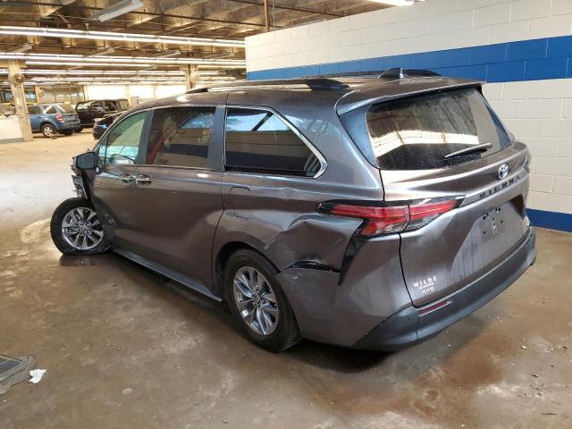 2022 Toyota Sienna - Image 2