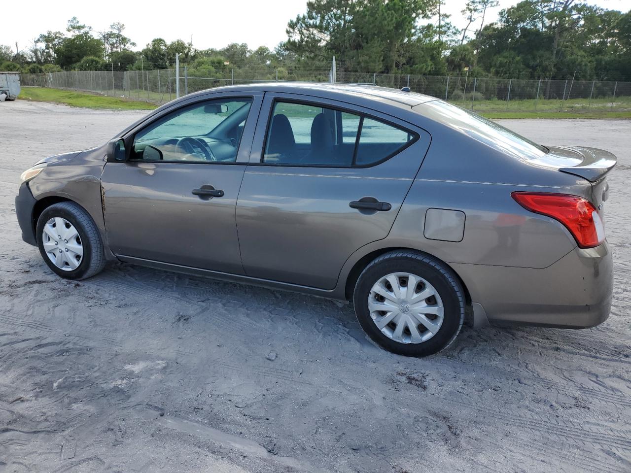 2015 Nissan Versa S vin: 3N1CN7AP0FL885673