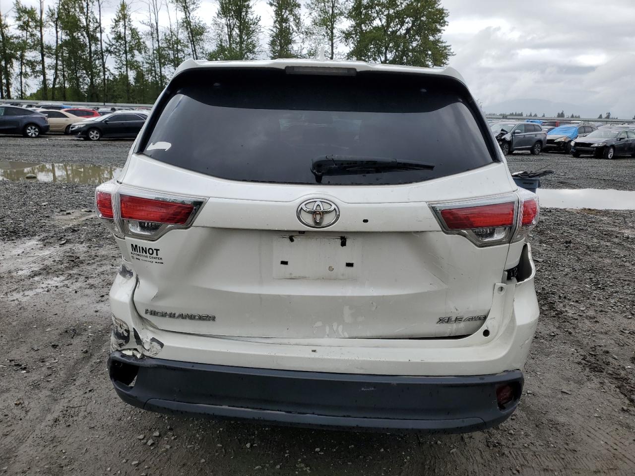 5TDJKRFHXES066897 2014 Toyota Highlander Xle