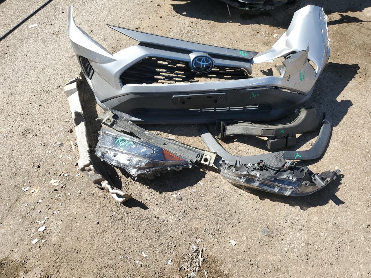 2T3H1RFV0LW065423 2020 Toyota Rav4 Le