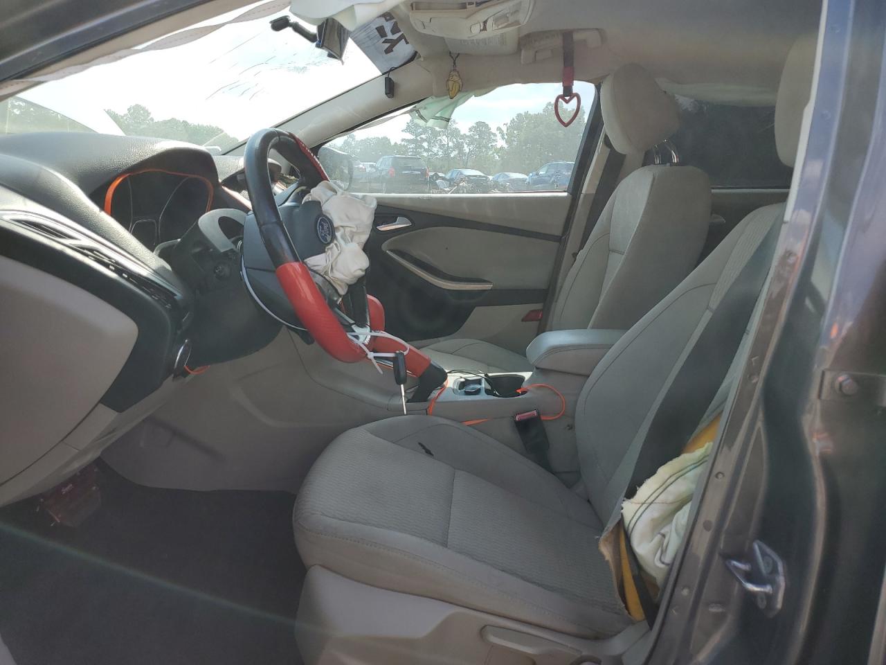 1FAHP3M24CL363390 2012 Ford Focus Sel