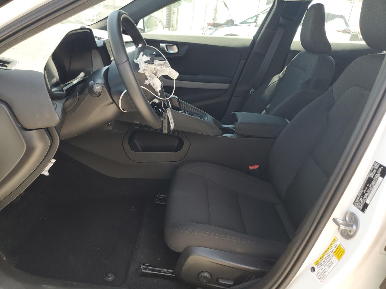 YSMEG3KA1PL143688 2023 Polestar 2