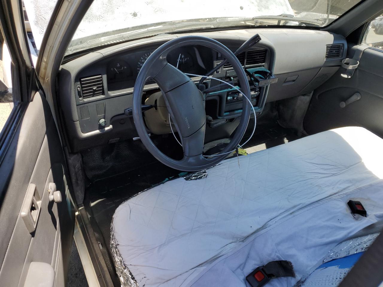 JT4VN82N8L5003444 1990 Toyota Pickup 1 Ton Long Bed Dlx