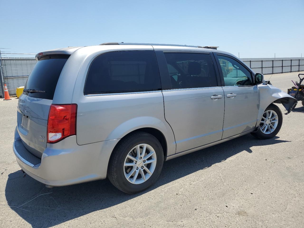 2C4RDGCG9JR216174 2018 Dodge Grand Caravan Sxt