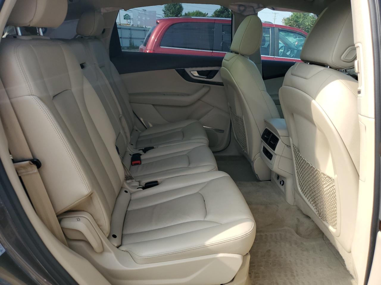 WA1LHAF70KD015359 2019 Audi Q7 Premium Plus