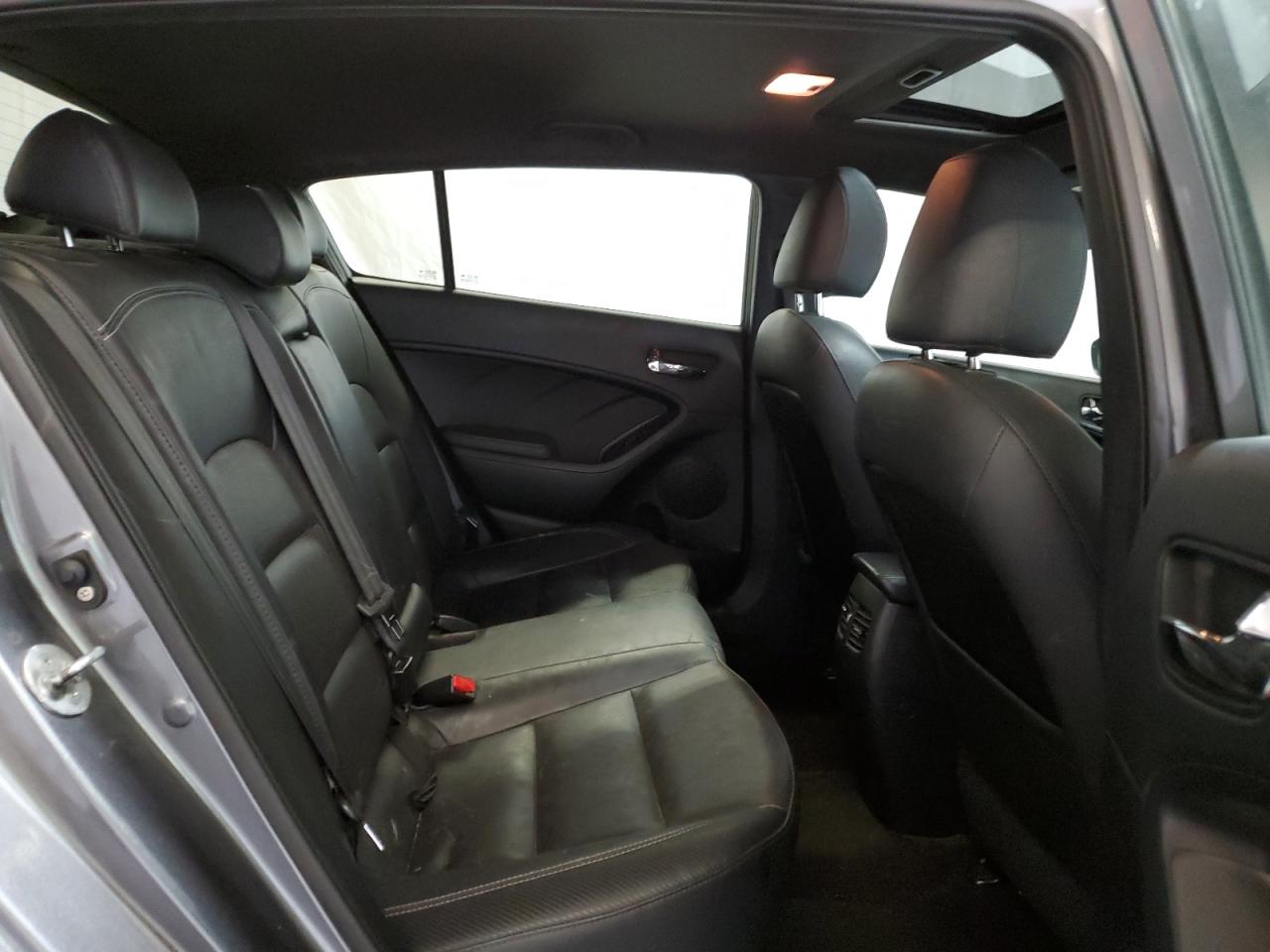 KNAFZ5A38F5388027 2015 Kia Forte Sx