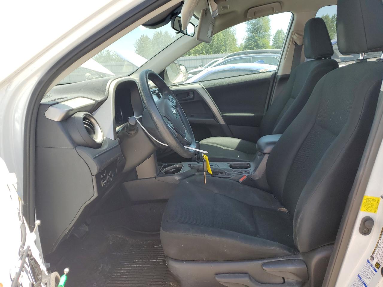 2T3BFREV8HW691852 2017 Toyota Rav4 Le