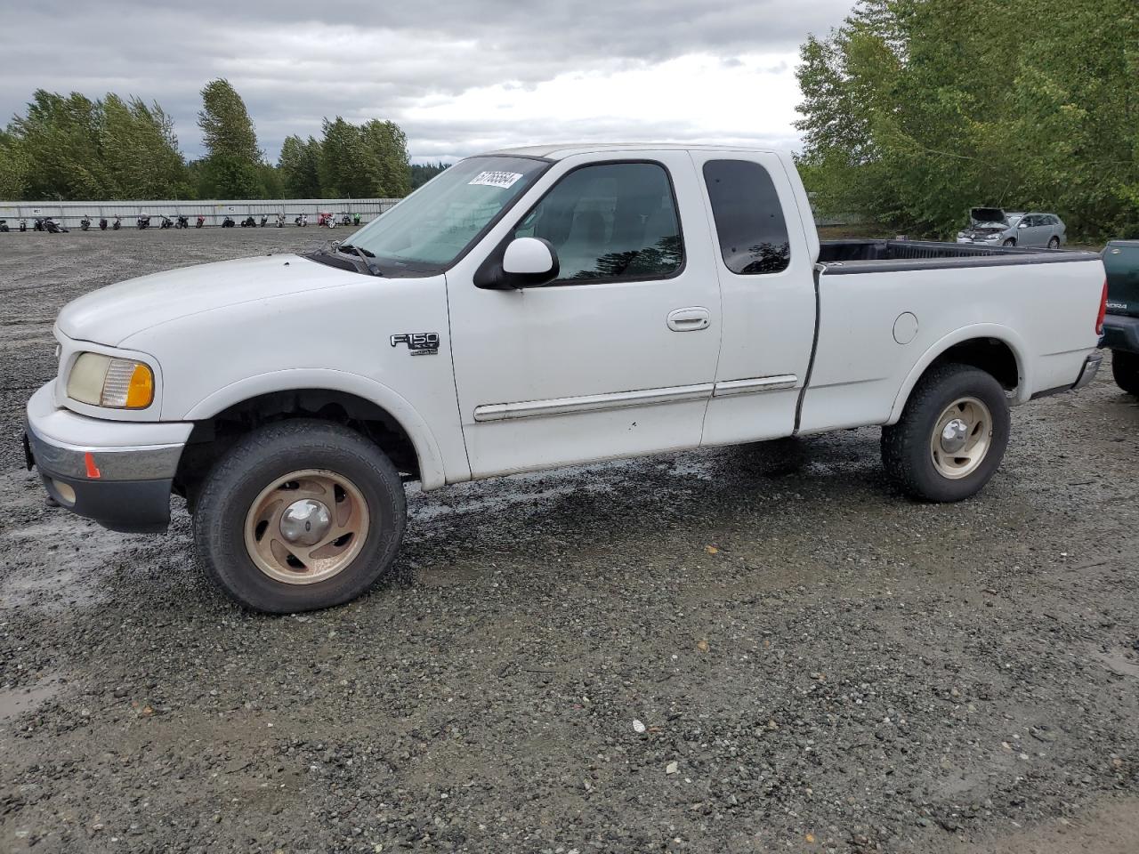 2FTRX18L8YCB17045 2000 Ford F150