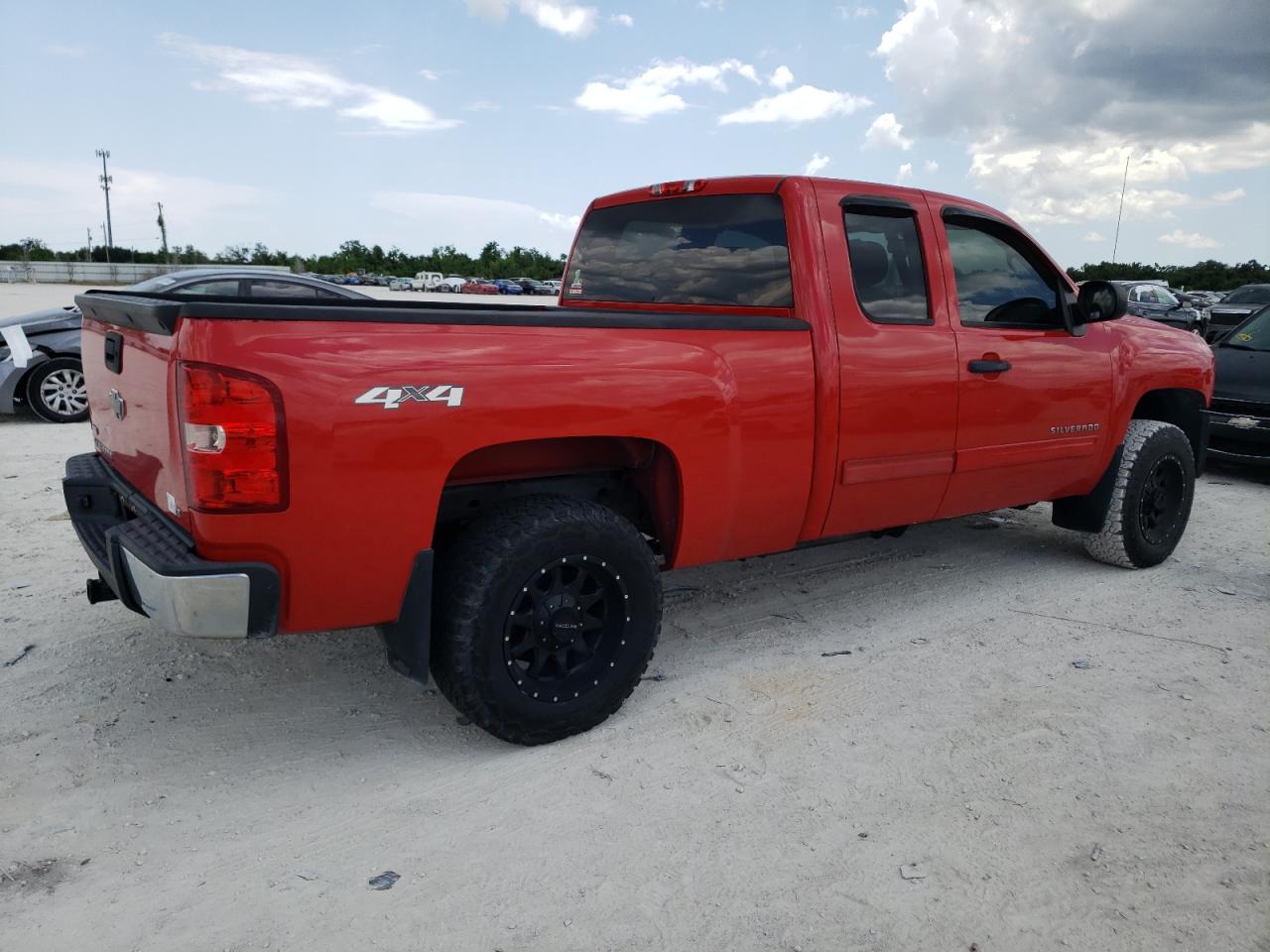 1GCRKSE31BZ368119 2011 Chevrolet Silverado K1500 Lt