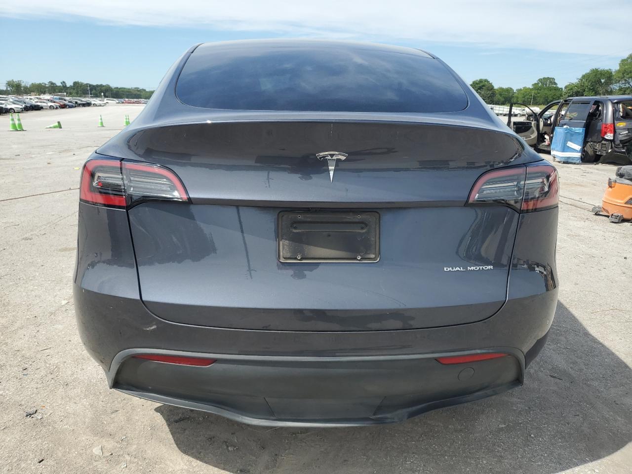 7SAYGDEE0PA170087 2023 Tesla Model Y