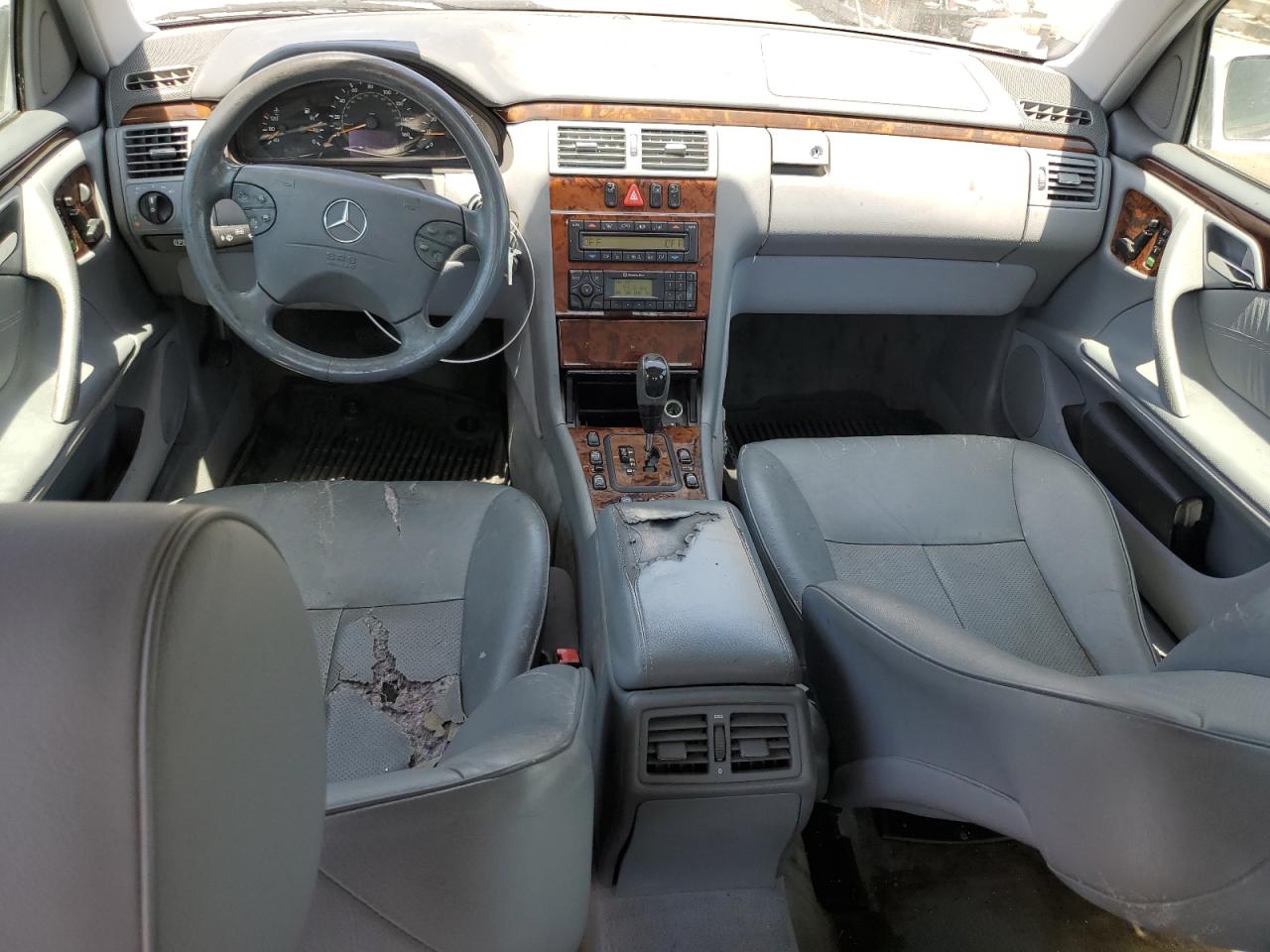 WDBJF65J41B272210 2001 Mercedes-Benz E 320